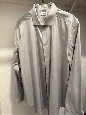 Calvin Klein Men's Light Silver Dress Shirt Slim Fit